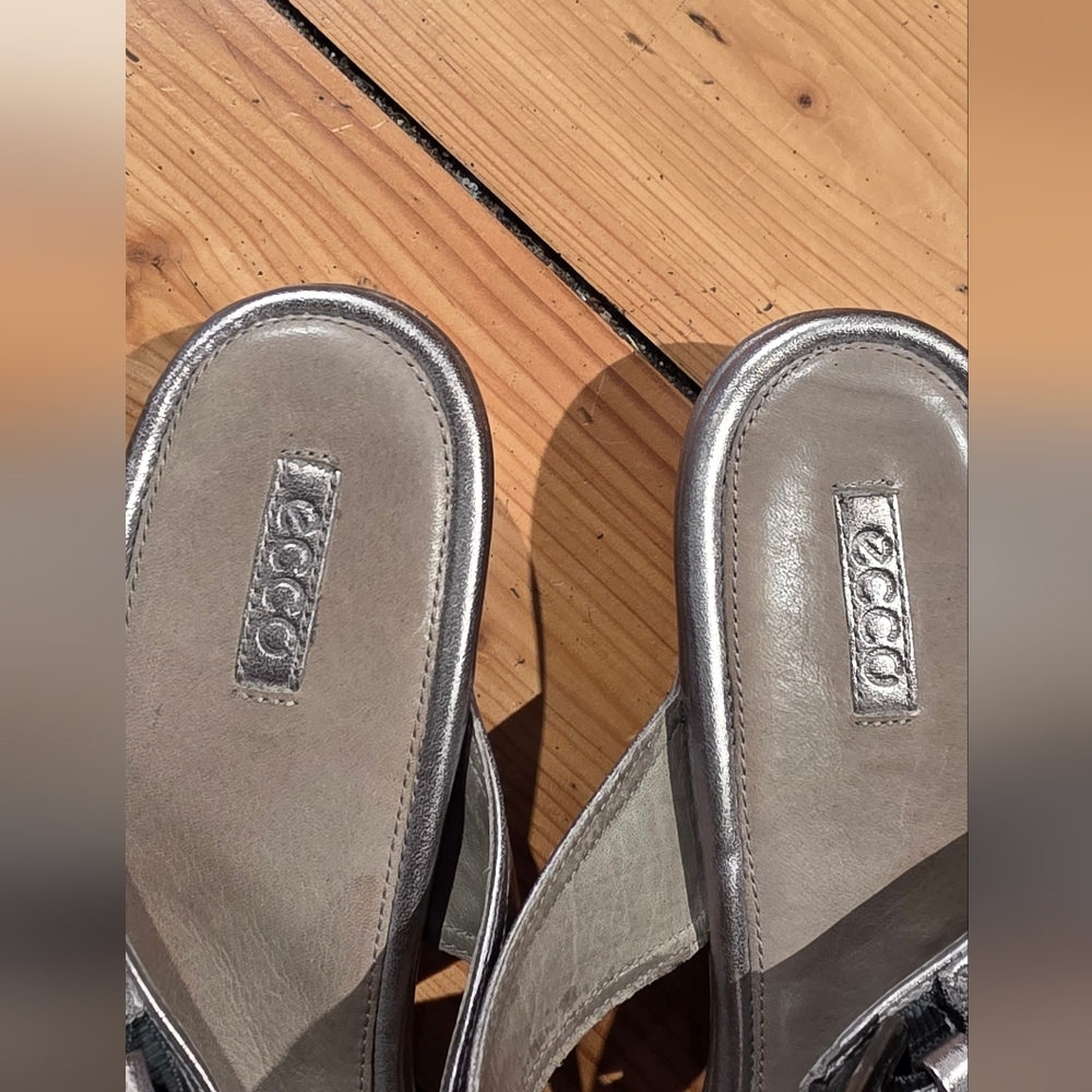 Ecco Metallic Silver Sandals - Picture 4 of 5